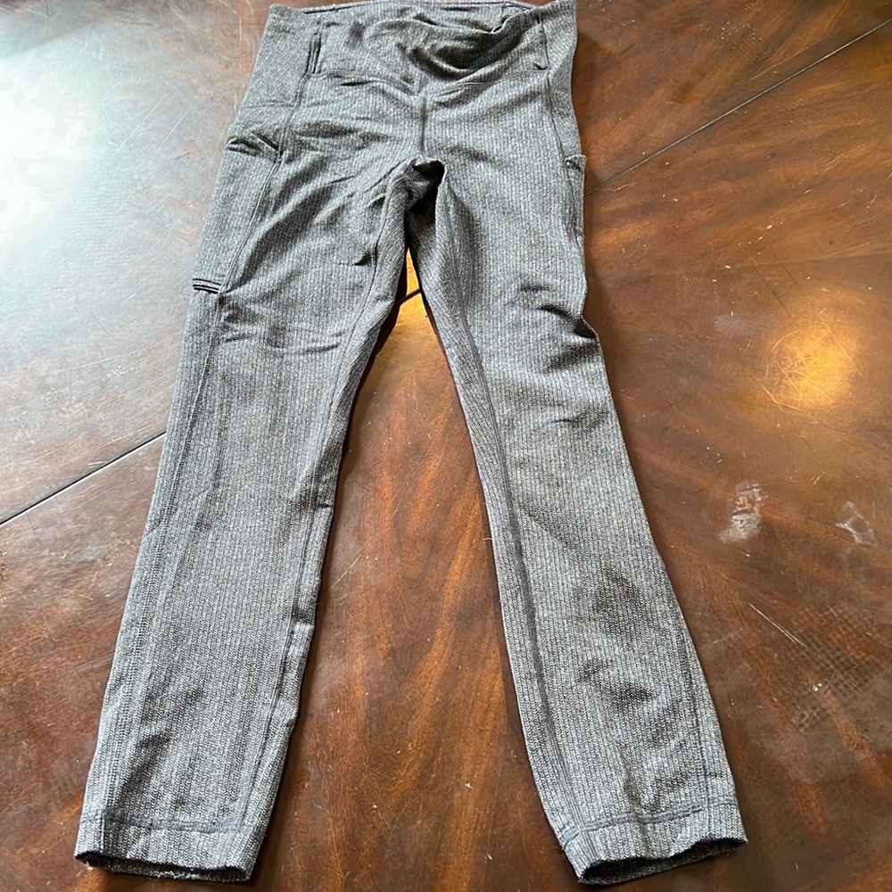 Lulu lemon gray herringbone leggings size 4